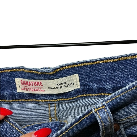 Levi's Blue Jean Shorts with Distressed Hem and Rolled Cuffs - Picture 4 of 4